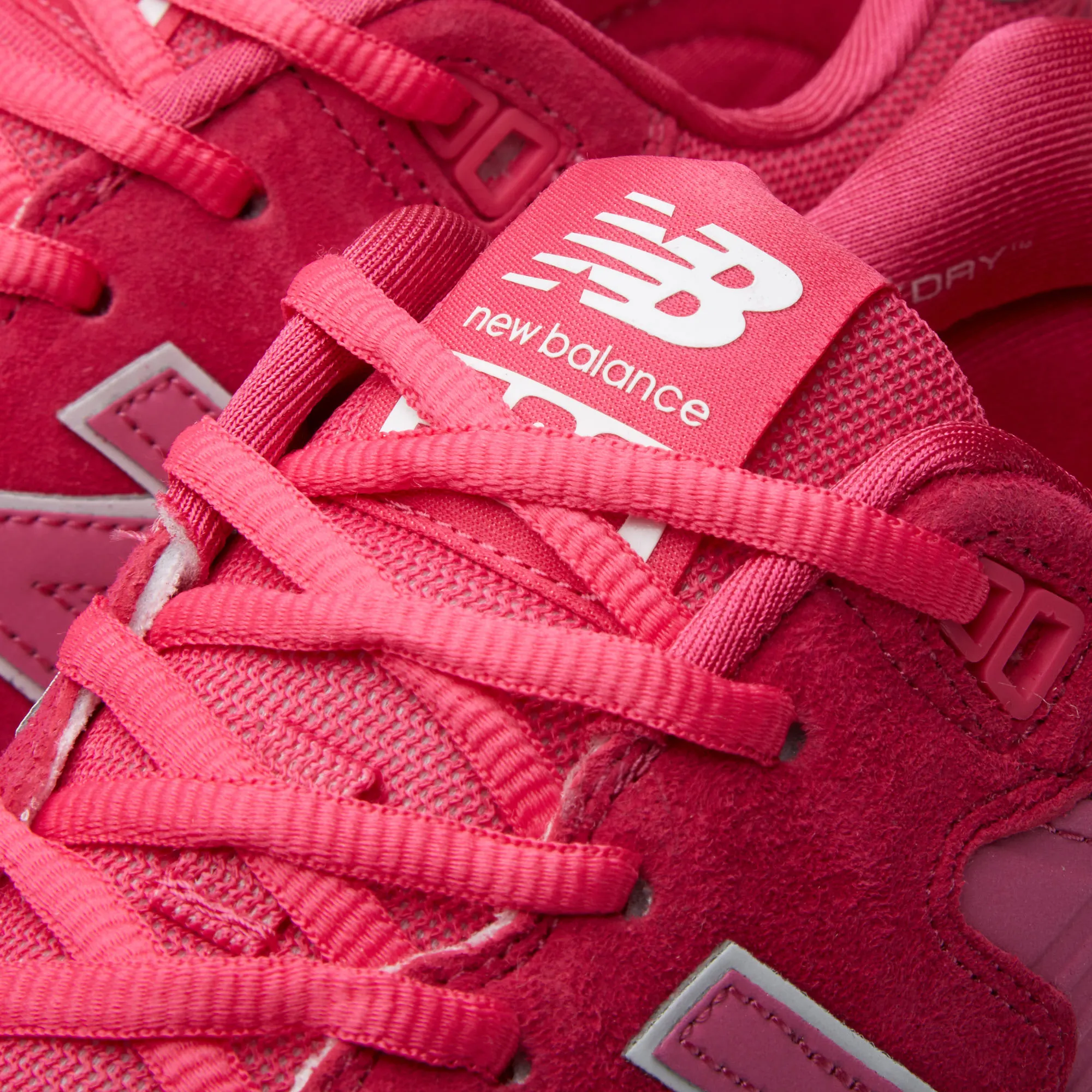 New Balance MRT580DP 'Colour Block'Fuschia Pink