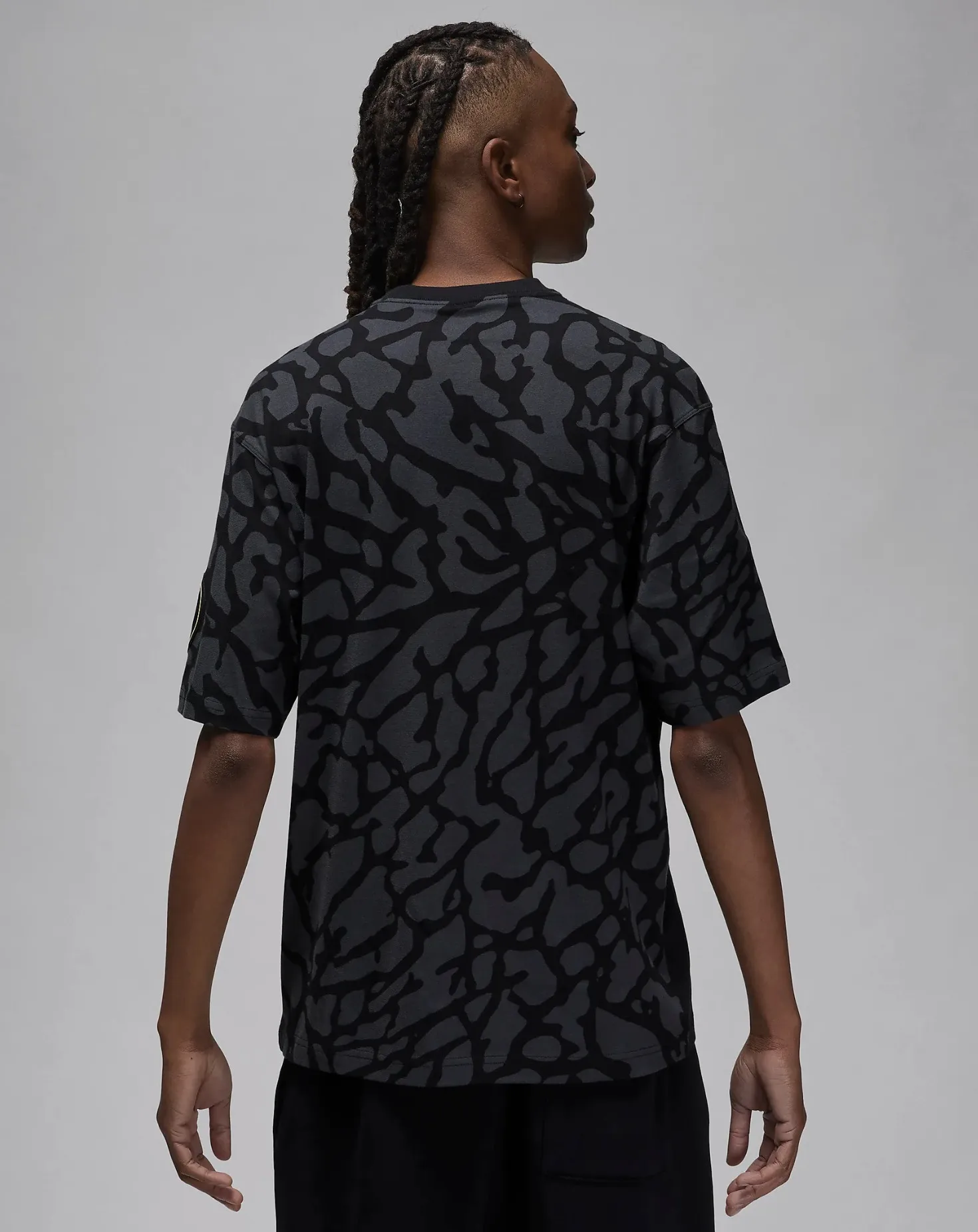 Nike cotton short sleeve t-shirt with plain and animal patterns