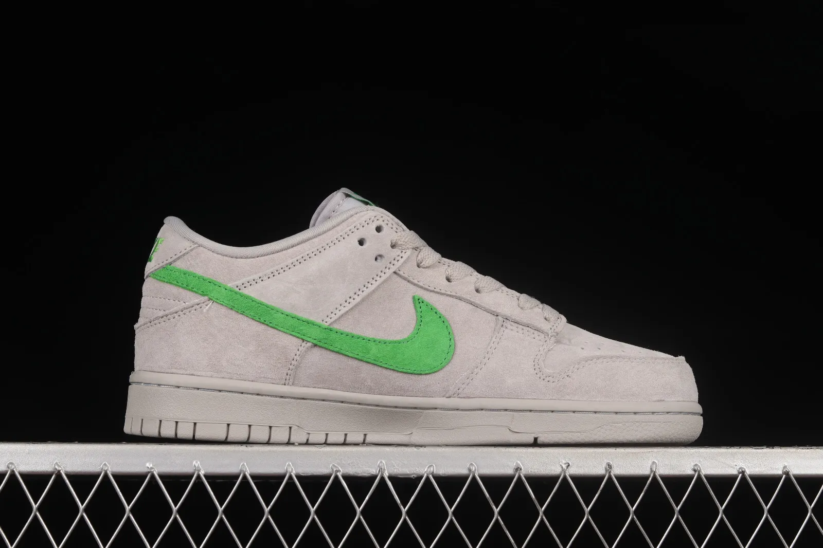 Nike SB Dunk Low Dark Grey Wolf Grey Green Shoes 316272-526