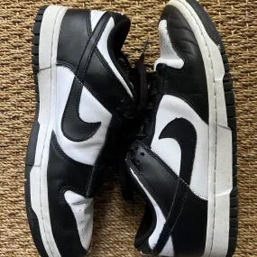 Nike Women's Black and White Trainers