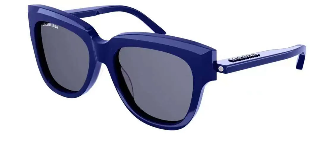 Square Rimmed Sunglasses.