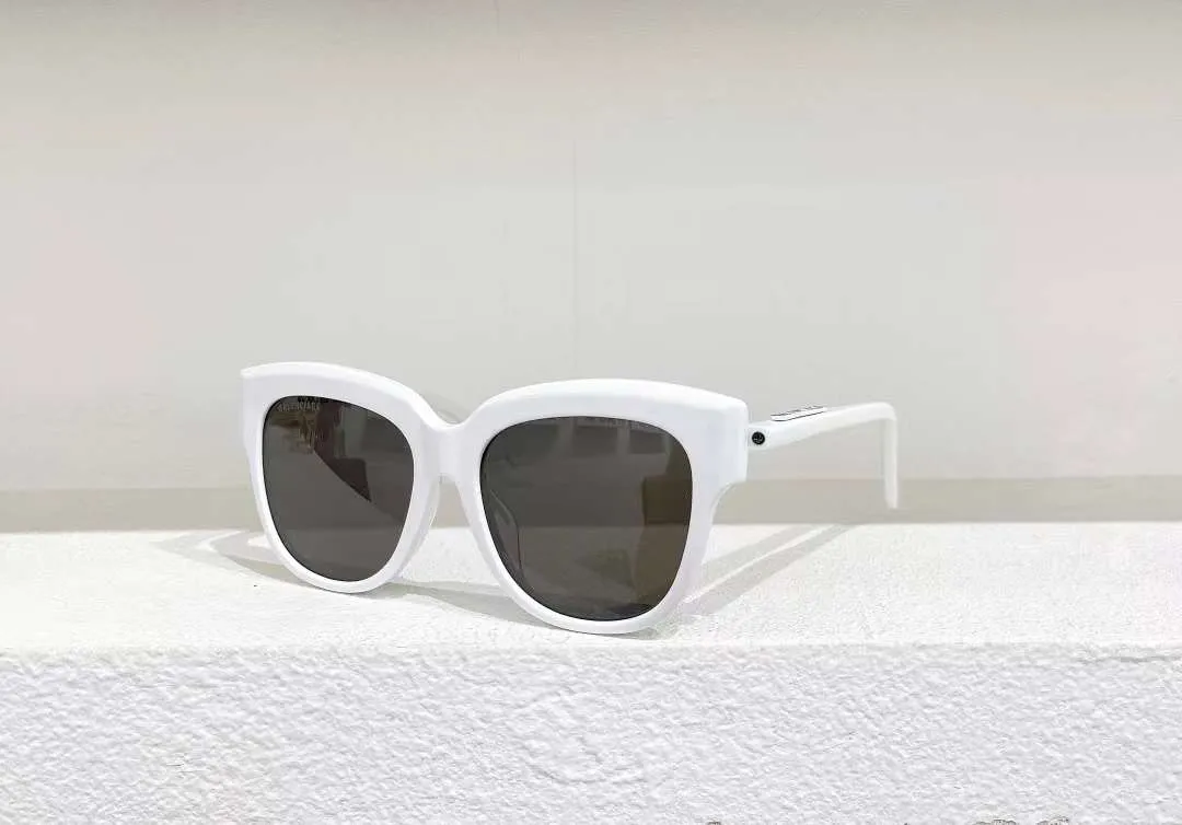 Square Rimmed Sunglasses.