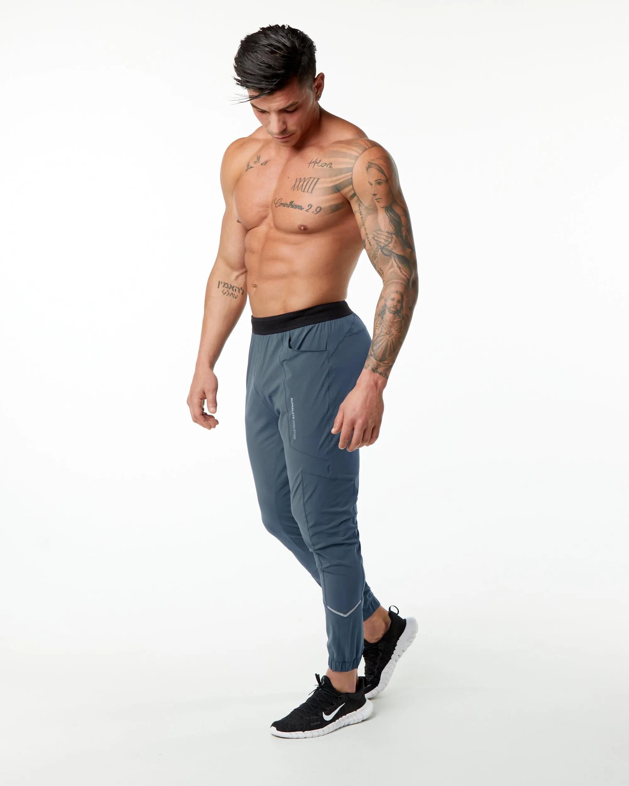 Studio Pant - Whale Blue is a stylish option for your wardrobe.